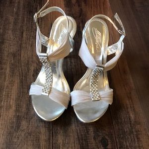 Silver 7.5 Wedding Heals